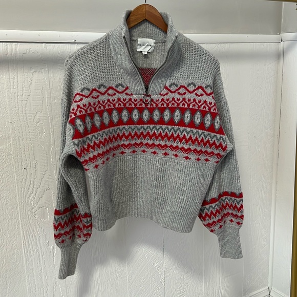 Sweaters - Pullover sweater